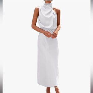 Elegant White Sleeveless Dress